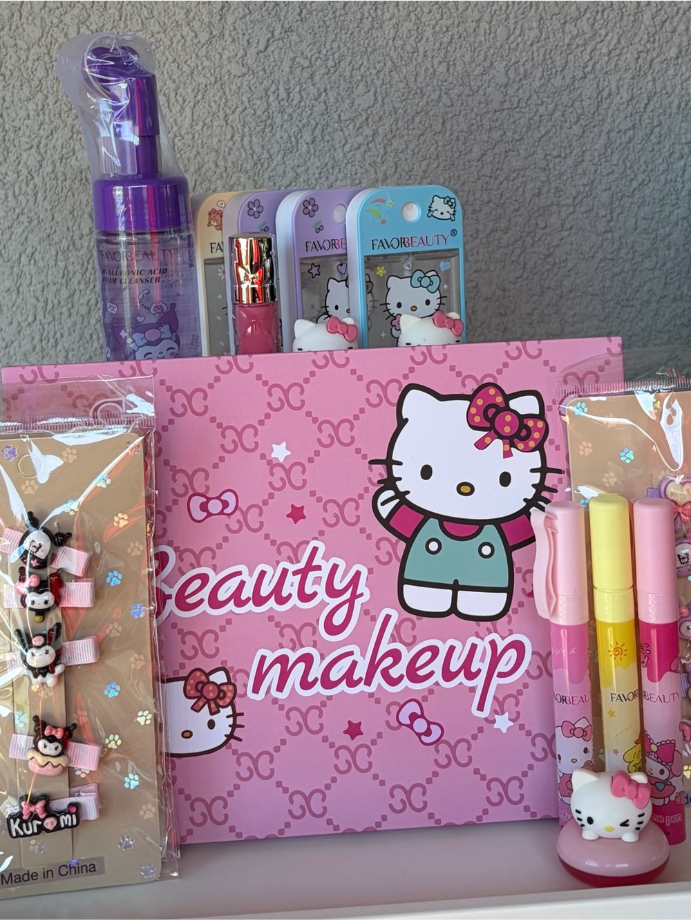 18 Pieces Hello Kitty Kids Makeup & Hair Accessory Set